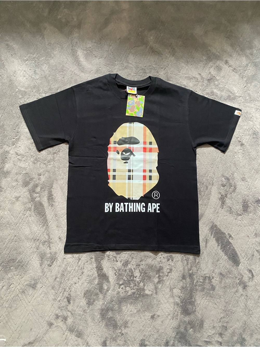 8 BAPE T-SHIRTS (2L,2S,4M) - Picture 7 of 9